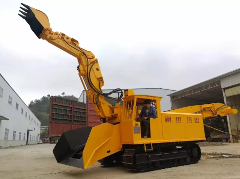 Les camions de service sont-ils un équipement essentiel pour une mine souterraine efficace?