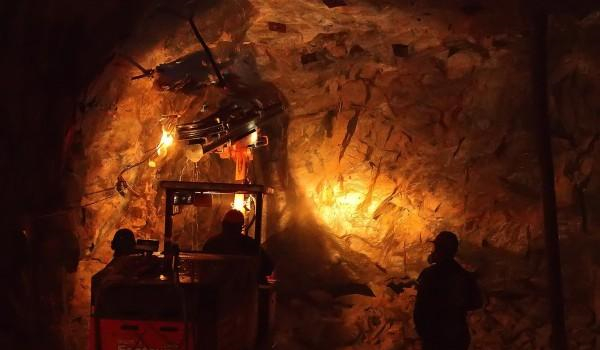 Projet1 --- Véhicule souterrain de la mine d\'or chinois