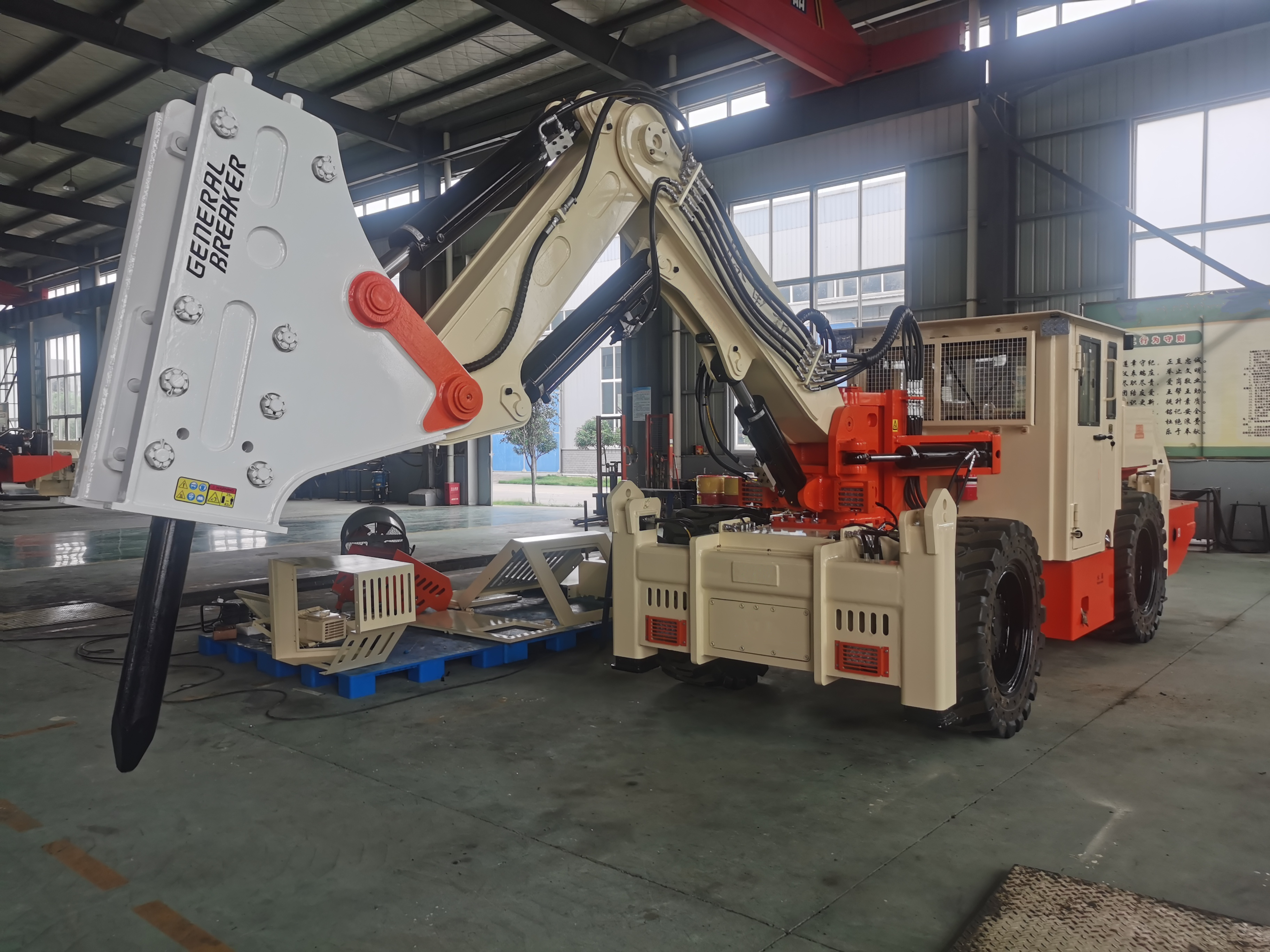 Camions de service pour les opérations souterraines sans couture